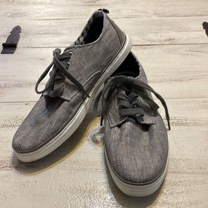 BEN SHERMAN gray lace up fabric sneakers, size 8.5. Brand new condition.